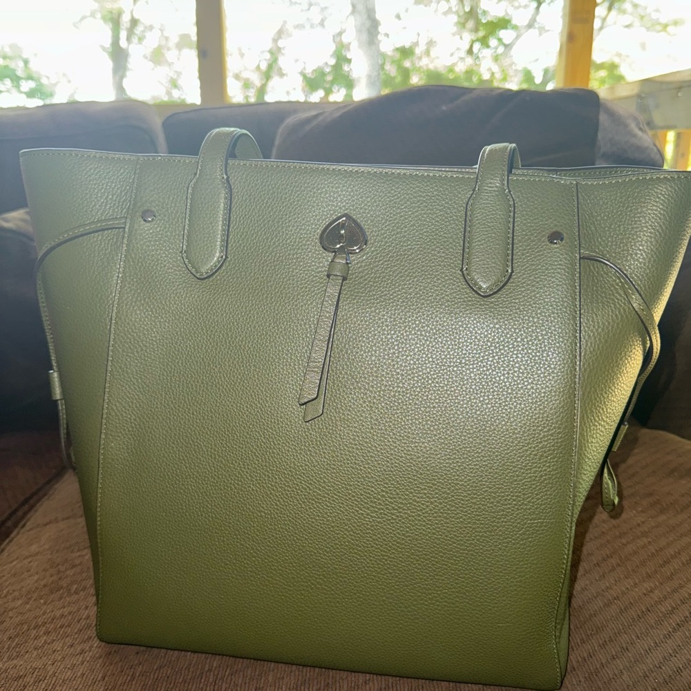 NWT Authentic Kate Spade Tote